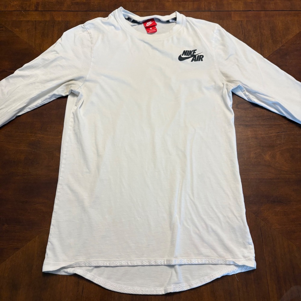 Nike Air Long Sleeve Shirt Mens Small White Curved Hem Graphic Tee